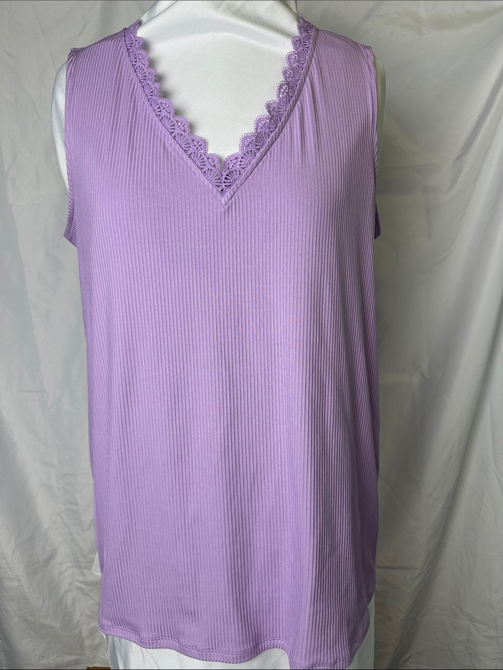 Lane Bryant Lavender Lace-Trim V-Neck Sleeveless Top Size 18/20